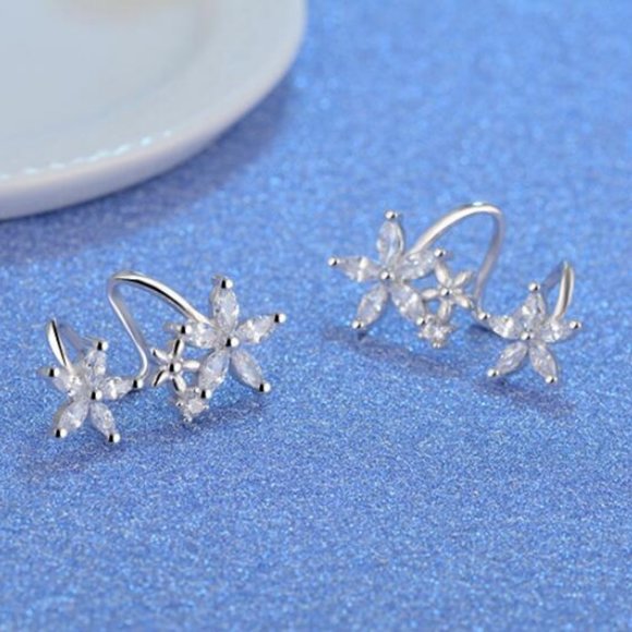 NEW 925 Sterling Silver Diamond Flower Earrings B - Picture 3 of 9